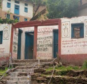 बाजुरामा हावाहुरीले विद्यालयमा क्षति गरेपछि पठनपाठन प्रभावित