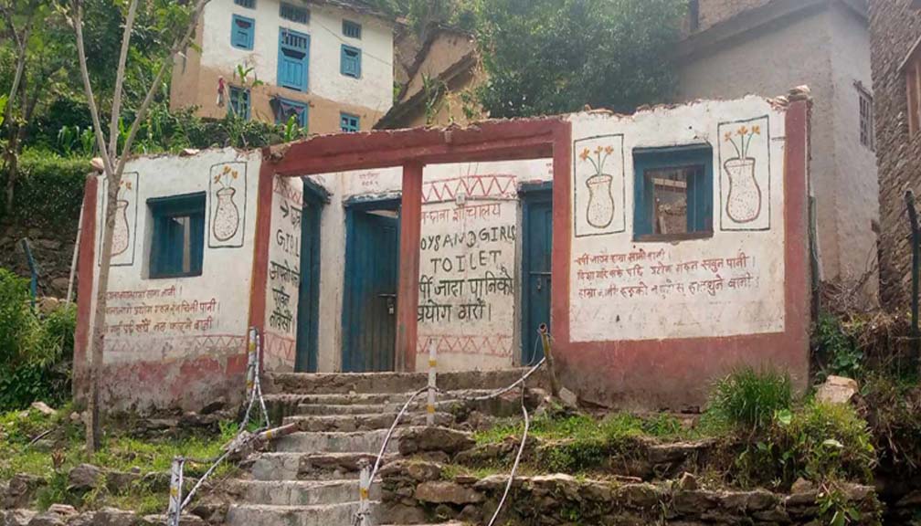 बाजुरामा हावाहुरीले विद्यालयमा क्षति गरेपछि पठनपाठन प्रभावित