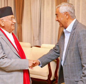 नयाँ सत्ता सहकार्य : एमालेलाई प्रधानमन्त्रीसहित ९ र कांग्रेसलाई गृहसहित १० मन्त्रालय