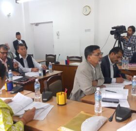 शिक्षकको दलीय संगठन खारेज गर्न सांसदहरु सहमत