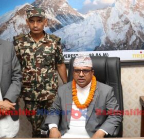 नवनियुक्त पर्यटन मन्त्री बद्री पाण्डेले गरे पदभार ग्रहण