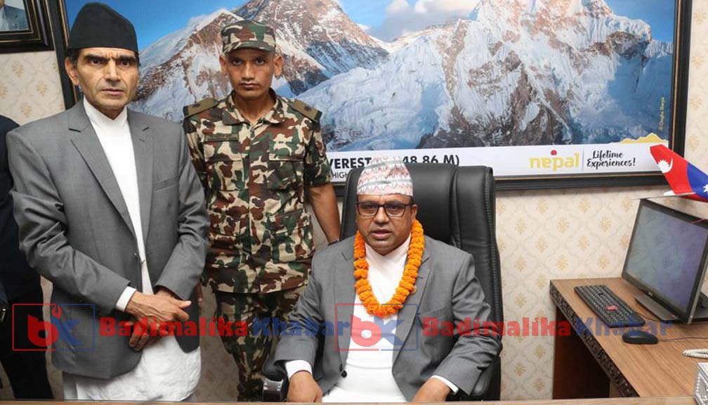 नवनियुक्त पर्यटन मन्त्री बद्री पाण्डेले गरे पदभार ग्रहण