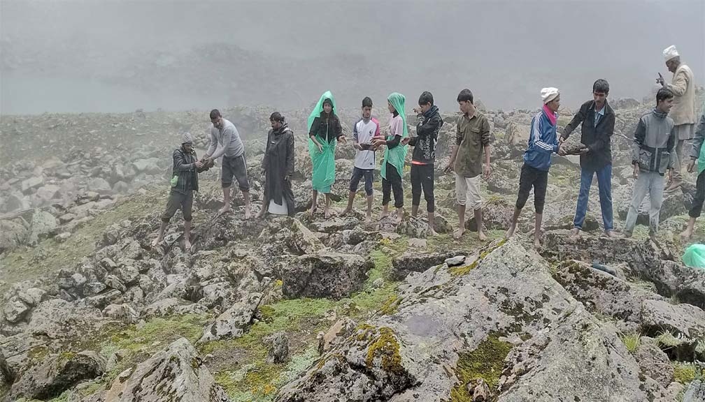 बाजुराको धार्मिक धरोहर बुढिनन्दा परिसरमा घेरबार तथा सरसफाई