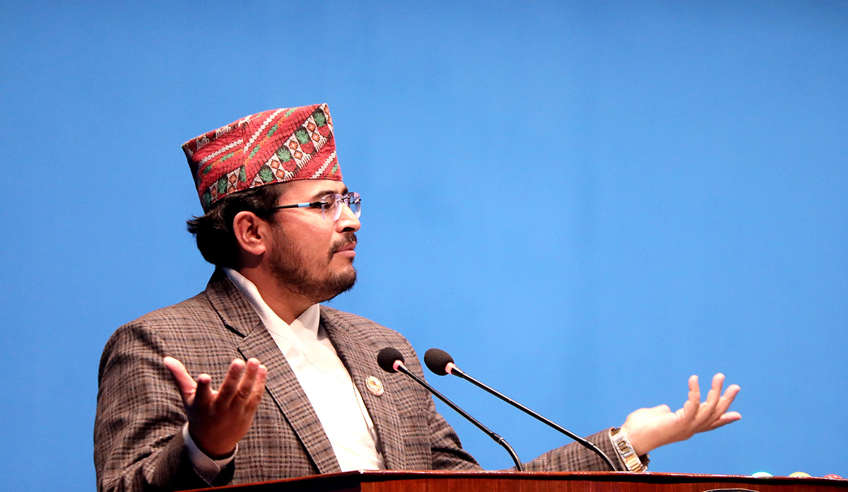 गृहमन्त्रीलाई ज्ञानेन्द्र शाहीको आग्रह : फाइल खोलेर सरकार ढल्यो भनेर गलत सूचना नदिनुहोस्