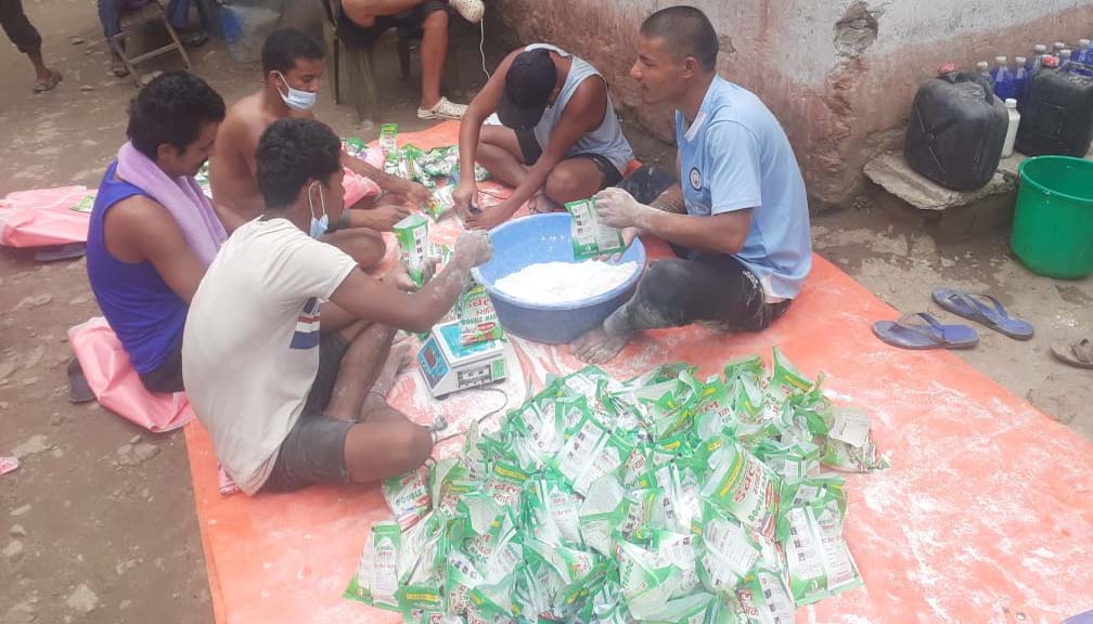 व्यवसायिक बन्दै बाजुरा कारागारका कैदीबन्दी, एक महिनामा २० क्विन्टल सरफ उत्पादन