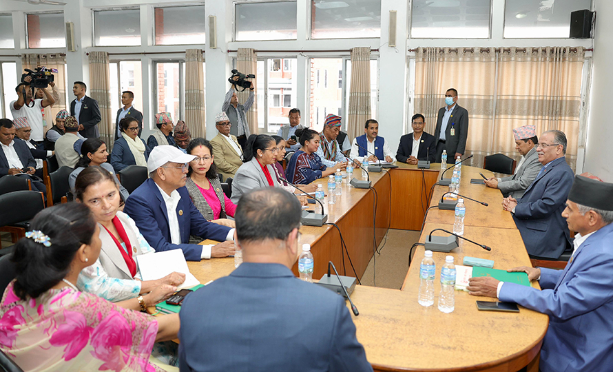 प्रधानमन्त्रीलाई विश्वासको मत दिन माओवादीको ह्वीप