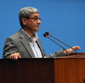 राजनीतिक स्थिरता र भ्रष्टाचार नियन्त्रण गरी सुशासन कायम गर्न दुई दलबीच सहमति भएको हो : रमेश लेखक