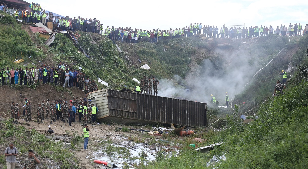 सौर्य एयरको जहाज दुर्घटनामा १८ जनाको मृत्यु, पाइलट घाइते