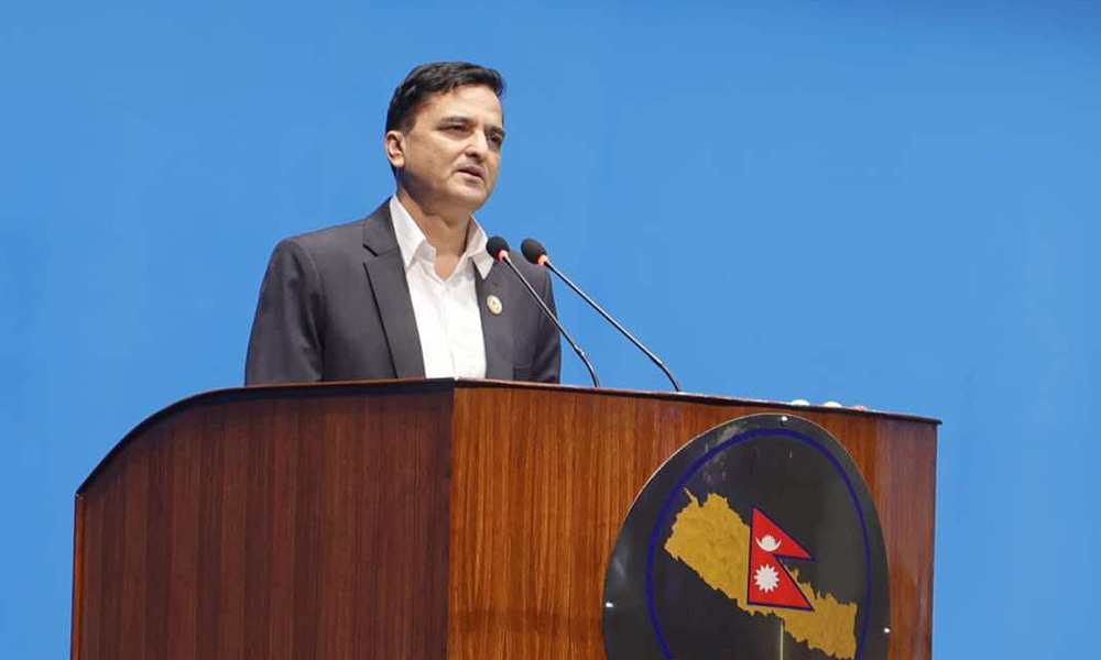 प्रचण्डलाई योगेश भट्टराईको जवाफ- ढुक्क हुनुहोस्, स्वर्ग जाँदा तपाईंलाई सँगै लैजान्छौं