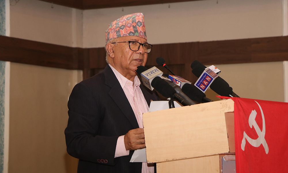 संसदको सामना गर्ने आँट सरकारसँग छैन : माधव नेपाल