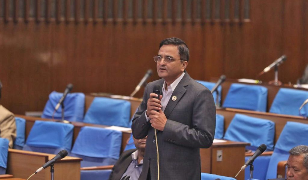 योगेशको जवाफ : ओलीलाई होइन, प्रचण्डलाई संसदले स्पष्टीकरण सोध्छ