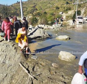 मार्तडी—कोल्टी सडकको सास्तीले यात्रुहरु हैरान