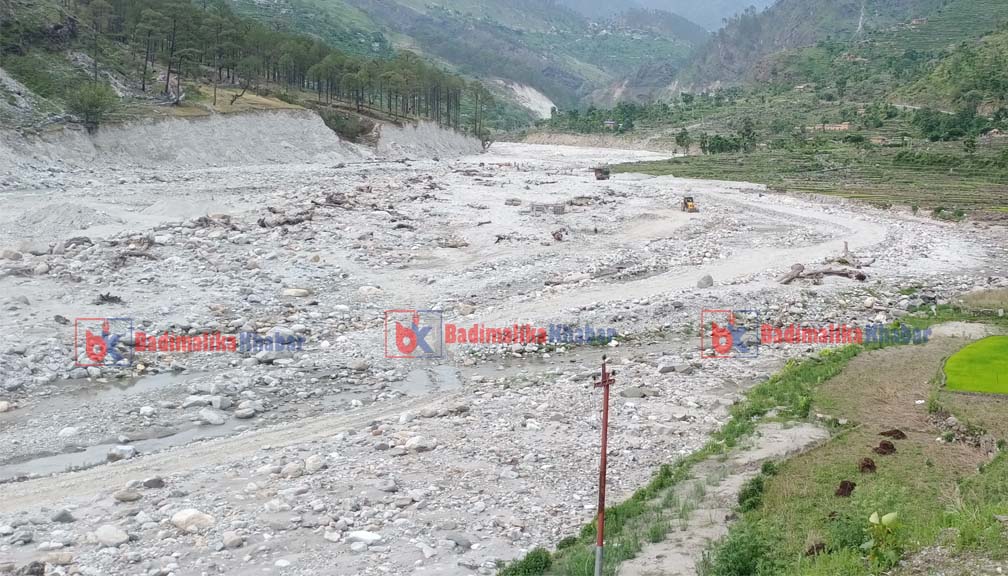 बुढीगंगा नदिको कटानले खेतियोग्य जमिन मासिदै