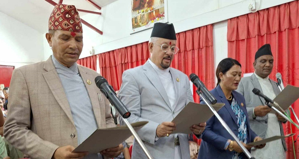 कर्णाली सरकारमा कांग्रेस सहभागी, ४ मन्त्रीले लिए सपथ