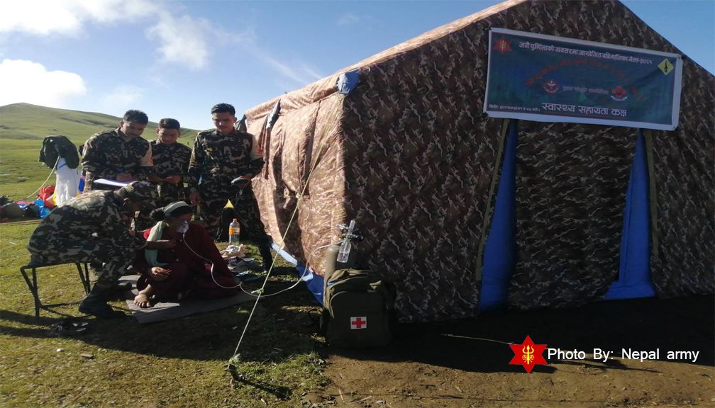 नेपाली सेनाद्धारा बडिमालिका  स्वास्थ्य शिबिरमा २ सय बढिको उपचार