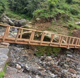 बडिमालिका ७ को सरस्वती टोलद्धारा बाटो र काठेपुल निर्माण