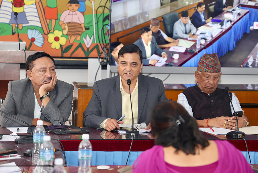 ट्रंक लाइन विवादमा प्रचण्डसँग स्पष्टीकरण सोध्नुपर्छ : योगेश भट्टराई