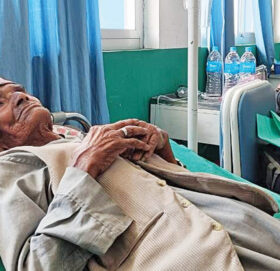 एक बाजुरेली बिरामीको व्यथा:सुर्खेत पुग्नै ६ दिन, यातायात खर्च ६५ हजार