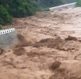 बाढी पहिरोमा परेर देशभर ३० जनाको मृत्यु, ११ जना बेपत्ता