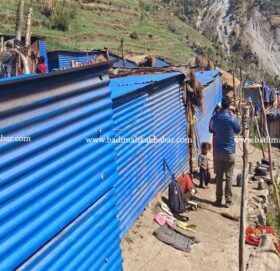 भुकम्पले घरबार बिहिन बनायो, सरकारले रिण थुपार्याे