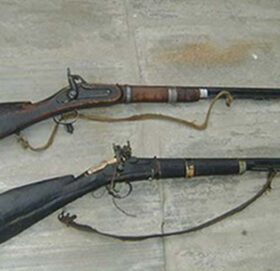 बाजुराकाे स्वामिकार्तिकबाट भरुवा बन्दुक सहित २ जना  पक्राउ