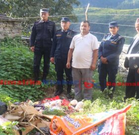 मार्तडीको एक पसलबाट म्याद गुज्रेका सामान बरामद गरी नष्ट