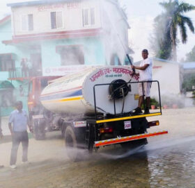 धनगढी उपमहानगरपालिकाद्वारा सडक सफा गर्ने ‘रोड वासर’ सञ्चालन