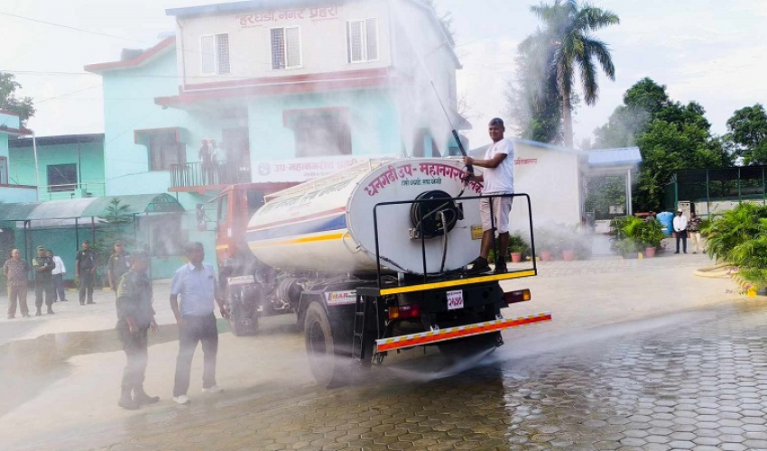 धनगढी उपमहानगरपालिकाद्वारा सडक सफा गर्ने ‘रोड वासर’ सञ्चालन