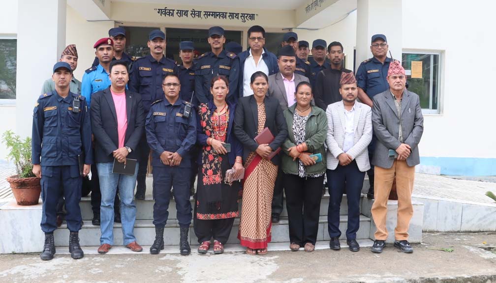 बाजुरामा आत्महत्या भयावह बन्दै, रोकथाम गर्न सबैले जिम्मेवार बन्नुपर्ने सरोकारवालाकाे जोड