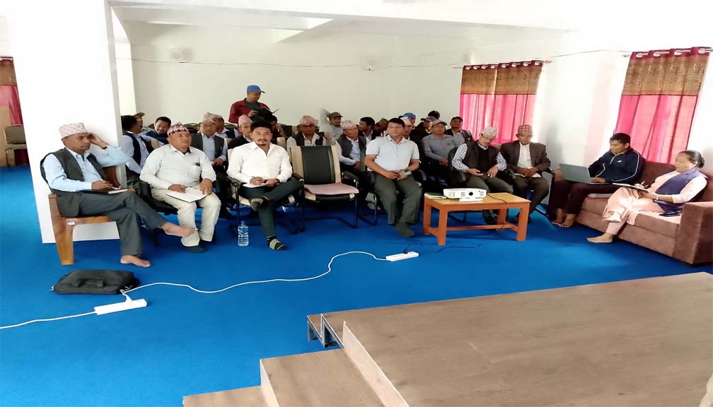 गाैमुल गाउँपालिकाद्धारा शैक्षिक गुणस्तर सुधार सम्बन्धी जनप्रतिनिधि र प्रधानाध्यापक बिच छलफल