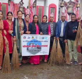 हाेटल तथा पर्यटन व्यबसायी संघ बाजुराद्धारा मन्दिर परिसर सरसफाइ