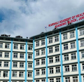 प्रधानमन्त्री जुम्ला नगएपछि चिकित्सा शिक्षाको दीक्षान्त स्थगित