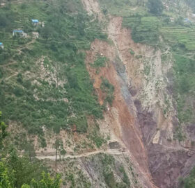 पहिरोको चपेटामा रहेको नाइना वस्ती स्थानान्तरणका लागि प्रदेशबाट ४६ लाख बजेट विनियोजन