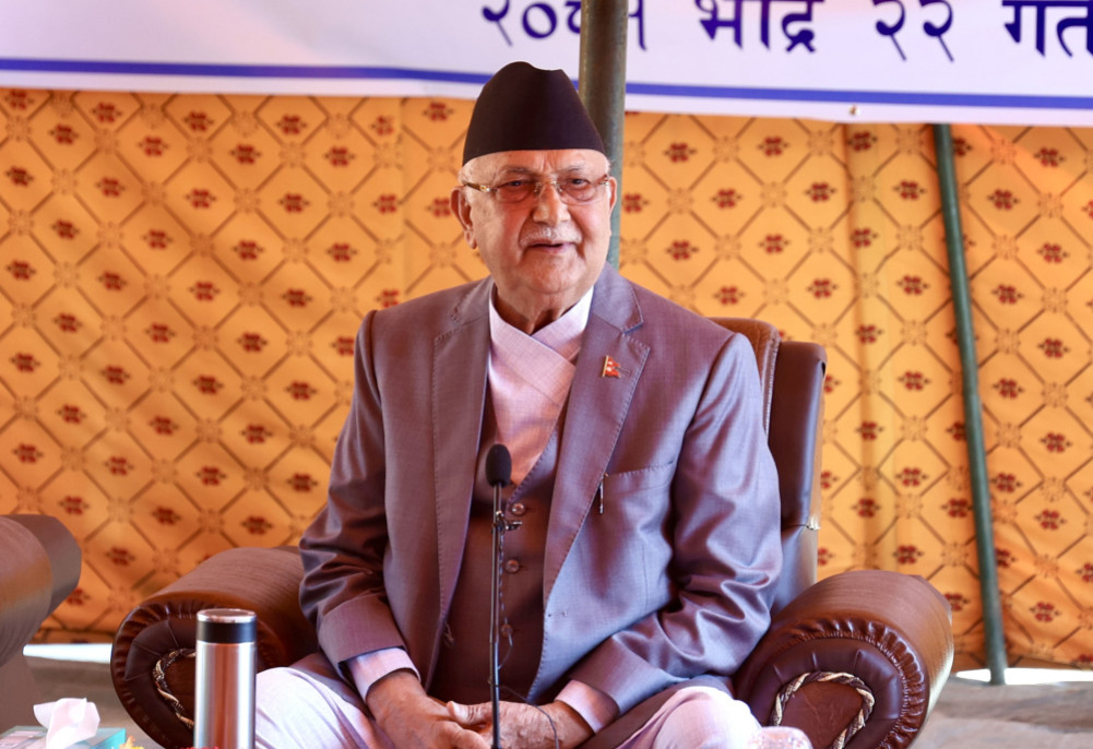 कर्मचारीहरूलाई प्रधानमन्त्रीले भने : ‘भ्रष्टाचार गर्ने नेताहरुको रेकर्ड राख्नुुस्, प्रयोग नहुनुस्’