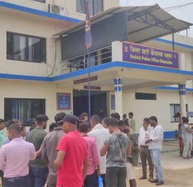 धनुषामा हिरासतबाट ८ जना थुनुवा फरार