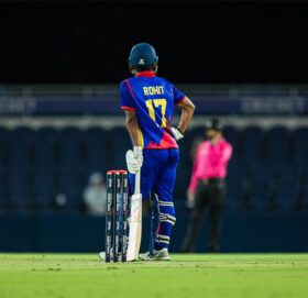 सिरिज गुमाएको अमेरिका तेस्रो खेलमा नेपालविरुद्ध ब्याटिङ गर्दै