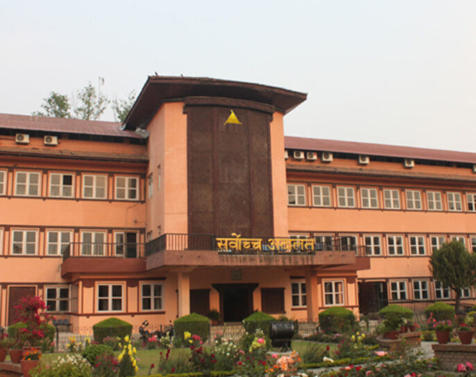 सर्वोच्चले बालेन सरकारलाई सोध्यो-सांसदहरूलाई स्वकीय सचिव किन दिने ?