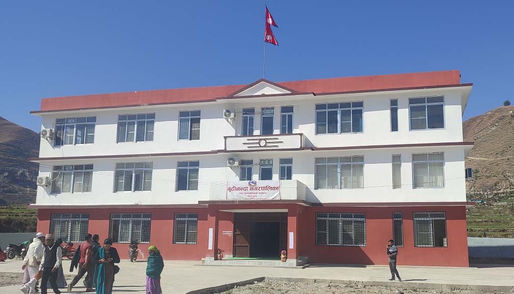 बाजुराको बुढीनन्दा नगरपालिकामा युवाहरुले गरे तालाबन्दी