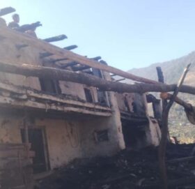 बाजुराकाे बुढीनन्दामा आगलागीबाट तीन घर जलेर नष्ट