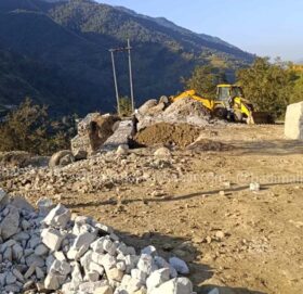 मार्तडी–कोल्टी सडककाे चुथी देखी खम्मडाँडा सम्म फागुनभित्र कालोपत्रे गरिसक्ने ठेकेदार कम्पनीकाे दावी