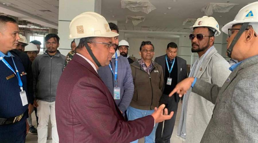 पर्यटनमन्त्री पाण्डेले गरे नेपालगञ्जमा निर्माणाधीन विमानस्थलको निरीक्षण