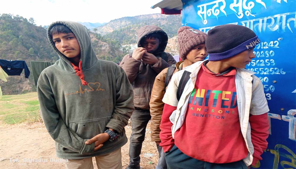 भारत जान्छु भन्दै घरबाट भागेर आएका ४ जना बच्चा प्रहरी नियन्त्रणमा