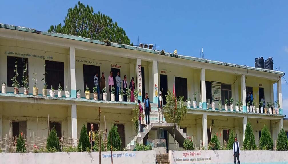 बाजुराकाे चोयाकोट माविमा विद्यार्थी भर्नासँगै पाठ्यपुस्तक वितरण सुरु