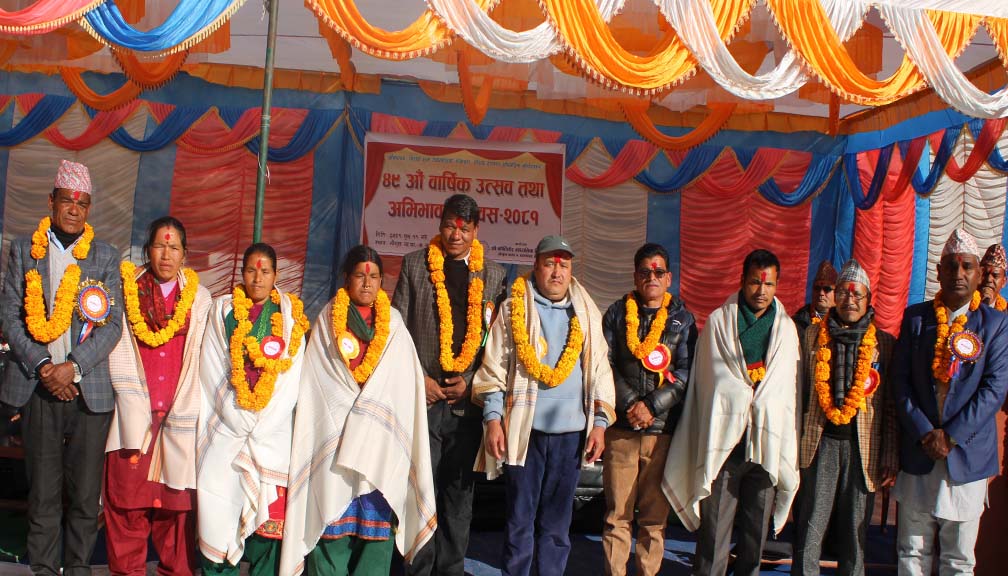 कीर्तिचौर माबिद्धारा उत्कृष्ट विद्यार्थीका अभिभावकलाई  सम्मान