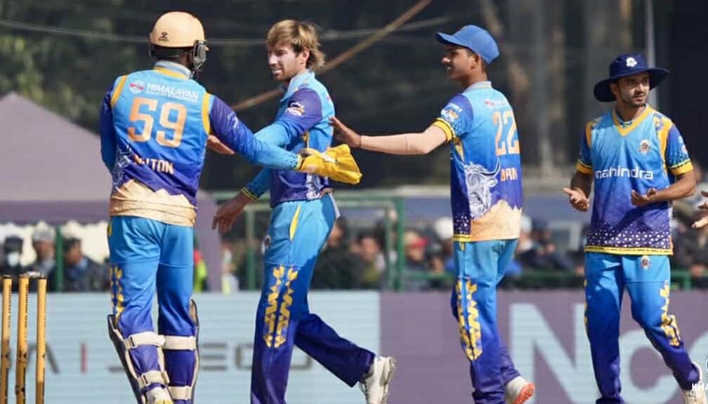 कर्णालीले टस जितेर काठमान्डुविरुद्ध ब्याटिङ गर्दै