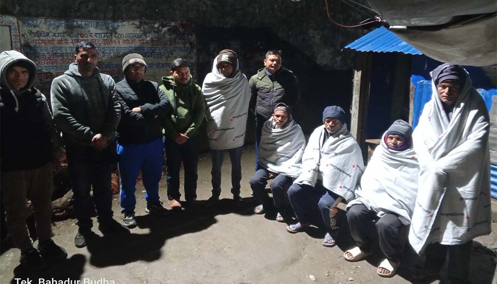 बाजुरा कारागारका कैदीबन्दीलाई कम्बल वितरण