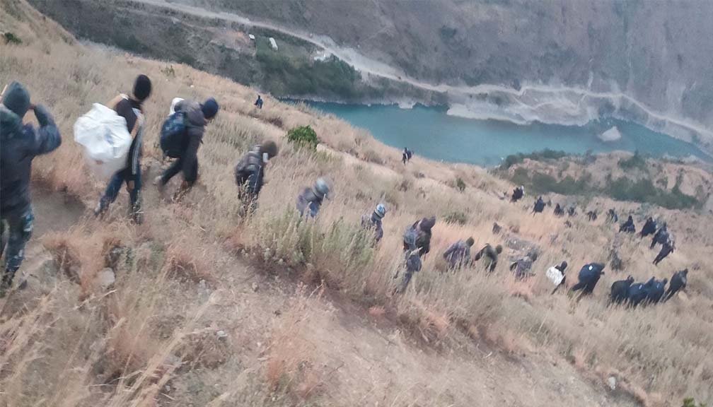 बाजुराको स्वामिकार्तिकमा   मतपेटीका गणना स्थल ल्याउने क्रम जारी