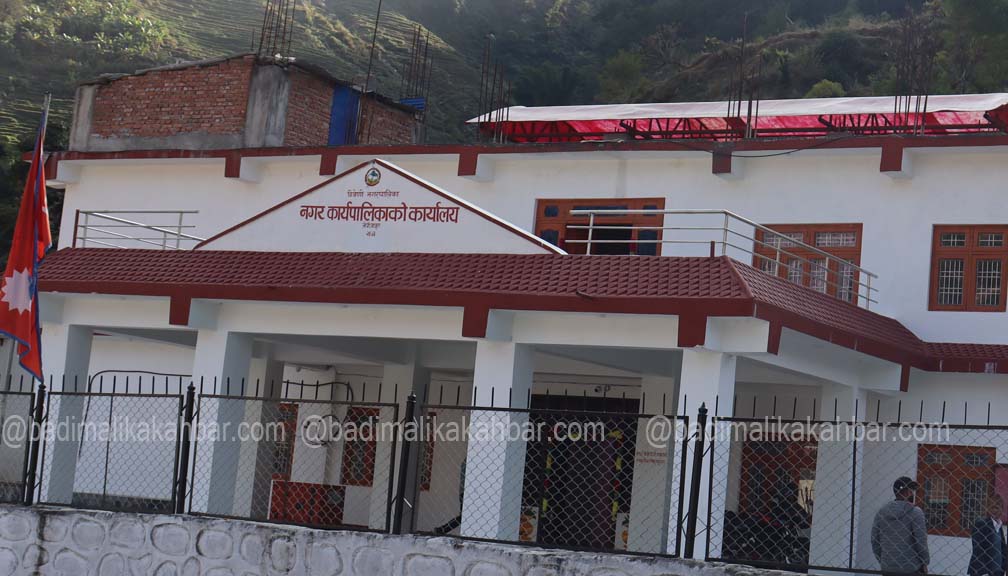 साउन १ गतेदेखि करार कर्मचारीलाई हाजिर नगर्न त्रिवेणी नगरपालिकाको आग्रह