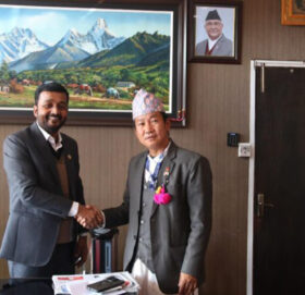 मेयर राईलाई खानेपानी मन्त्रीले भने- यसै वर्ष टेन्डर हुन्छ, खुसी भएर धरान फर्किनुस्