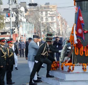 राष्ट्रपति पौडेलले गरे पृथ्वीनारायण शाहको सालिकमा माल्यार्पण